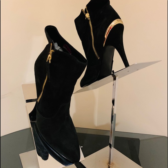 Guess Shoes - 💲💰SALE💰💲 Guess Suede Black Boots size 8.5